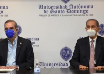 Abinader manifiesta su compromiso con mejorar calidad de educación superior del país