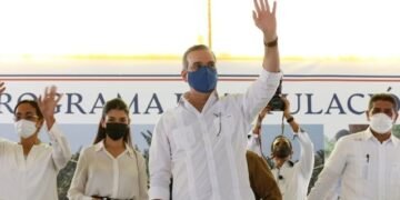 “Azua necesita ayuda del Gobierno y le vamos a dar ayuda”, afirma Abinader
