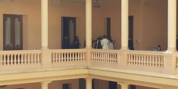 Abinader se reúne con ministros y otros funcionarios a puerta cerrada