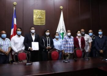 Alcalde y regidores de Puerto Plata se aumentan el sueldo un 64 por ciento