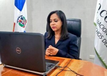 Anina Del Castillo renuncia de Pro Consumidor