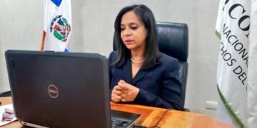 Anina Del Castillo renuncia de Pro Consumidor