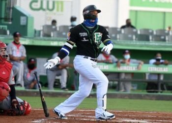 Canó debuta con dos jonrones y Estrellas se imponen 8-4 al Escogido
