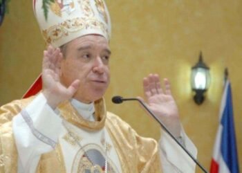 Francisco Ozoria pide seguir orando por la salud de López Rodríguez; será operado este martes