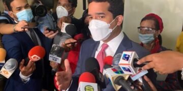 Omar Fernández pide al Gobierno detalles del plan de vacunación contra COVID-19