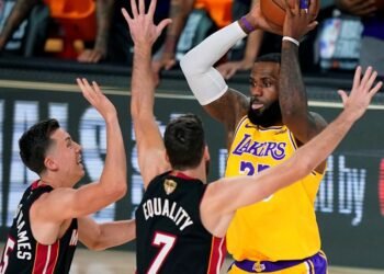 Lakers aseguran varios estelares para el futuro