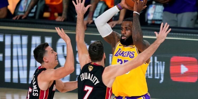 Lakers aseguran varios estelares para el futuro