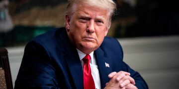 Millones de personas perderán ayuda de desempleo por rechazo de Trump a ley