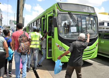 La OMSA crea dos rutas para facilitar acceso al Merca de Santo Domingo