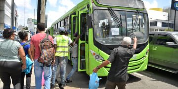 La OMSA crea dos rutas para facilitar acceso al Merca de Santo Domingo