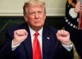 Trump dice que la vacuna de Moderna fue «aprobada de forma aplastante» en EEUU