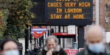 Europa reabre sus puertas al Reino Unido y la OMS estudiará nueva cepa del virus