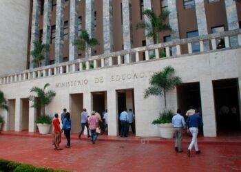 CNUS y Fedosep advierten presentarán denuncias sobre cancelaciones masivas en Minerd ante OIT