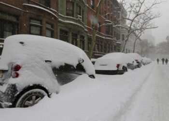 La tormenta de nieve de esta semana se convirtió en trágica para NY; declaran ciudades en emergencia