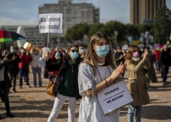 Noviembre funesto con más de 9.000 muertos por la pandemia