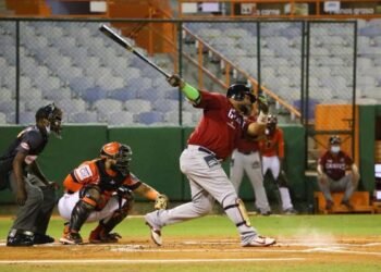 Gigantes vencen a los Toros y dominan la serie regular