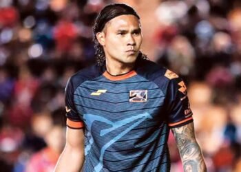 Gullit, un internacional, se uniría a los Delfines