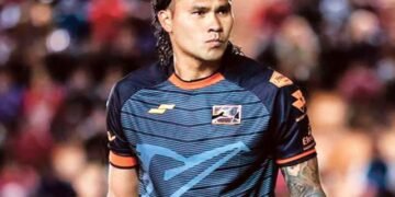 Gullit, un internacional, se uniría a los Delfines