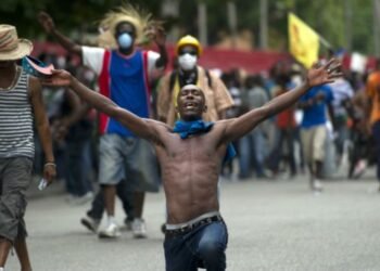 Haitianos protestan en las calles, hartos de los secuestros