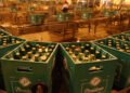 Cervecería reconoce baja disponibilidad de productos por escasez de botellas