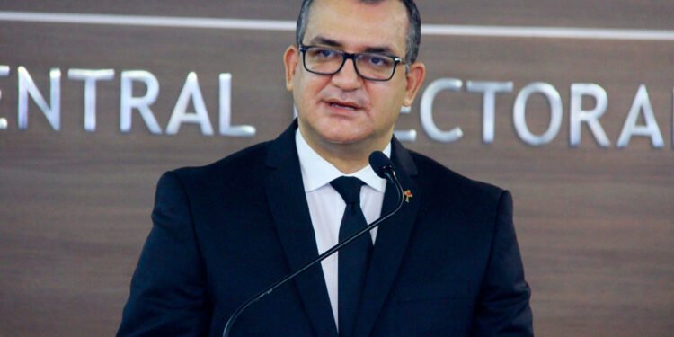 Bank of America cerró una cuenta de la JCE por exceso en retiro
