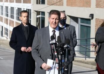 Los investigadores sospechan que el autor de la explosión de Nashville se suicidó en la detonación