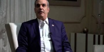 Abinader sobre Haití: «Ninguna sociedad civilizada puede permitirse tener ciudadanos indocumentados en su territorio»
