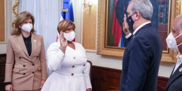 Abinader juramenta a Luz del Alba Jiménez Ramírez como nueva ministra de la Juventud