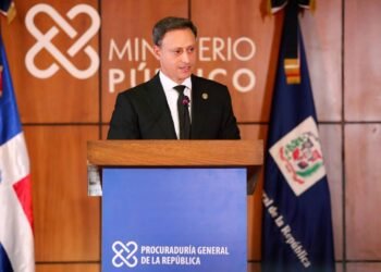 Jean Alain tenía aviso de no salida e intentó viajar a Francia
