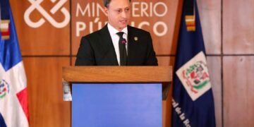 Jean Alain tenía aviso de no salida e intentó viajar a Francia
