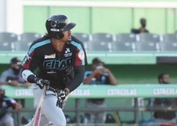 Ronald Guzmán es el MVP de Lidom; Urueta, Peña, Kubiak también premiados