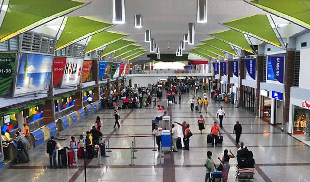 Buscan aumentar personal en áreas de chequeo del AILA para evitar aglomeraciones