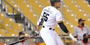 Águilas ganan al Escogido 11-9 en un partido cargado de ofensiva