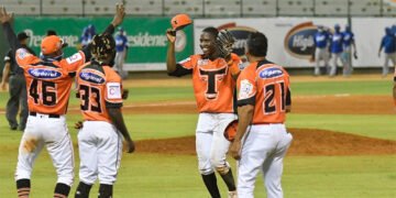 Toros del Este derrotan dos veces a los Tigres del Licey en el beisbol de la RD