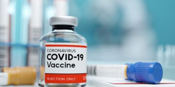«No dolió», dice uno de los primeros vacunados contra covid-19 en Costa Rica