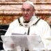 El papa celebra la Misa del Gallo más solitaria llamando a la fraternidad