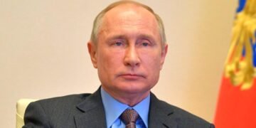 Putin dijo que aún no se aplicó la vacuna rusa porque no es recomendable para mayores de 60 años