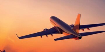 Salud Pública y Turismo piden suspender vuelos desde Reino Unido por nueva cepa de coronavirus