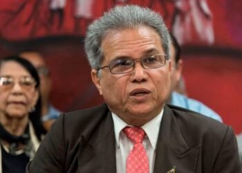 Gobierno y Colegio Médico acuerdan aumento salarial de 30% y pensiones con el 100%