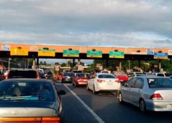 Aumenta flujo de vehículos en peaje de la autopista Duarte
