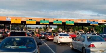 Aumenta flujo de vehículos en peaje de la autopista Duarte