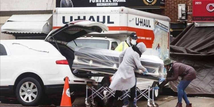 EEUU supera las 350,000 muertes por coronavirus