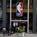 La NBA le dice a los equipos que las reglas sobre el uso de máscaras serán más estrictas