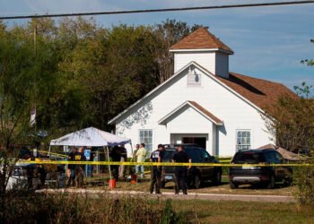 Un muerto y varios heridos tras un tiroteo en una iglesia de Texas