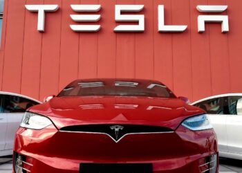 Tesla anuncia que produjo más de medio millón de vehículos en 2020