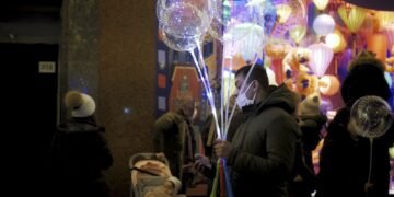 Francia promete acelerar vacunación contra COVID-19