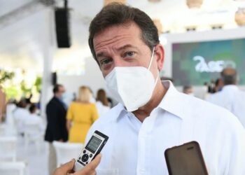 Ito Bisonó dice se espera que combustibles comiencen a bajar a partir de marzo
