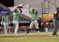 Jeremy Peña remolca 2 con un H-4 en la victoria de las Estrellas que siguen con vida