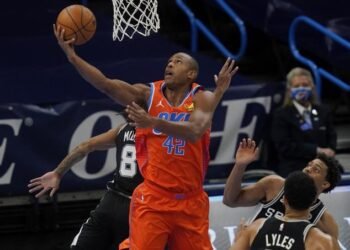 Horford anota 10 puntos, toma 7 rebotes y da 3 asistencias en revés del Thunder