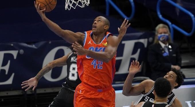 Horford anota 10 puntos, toma 7 rebotes y da 3 asistencias en revés del Thunder
